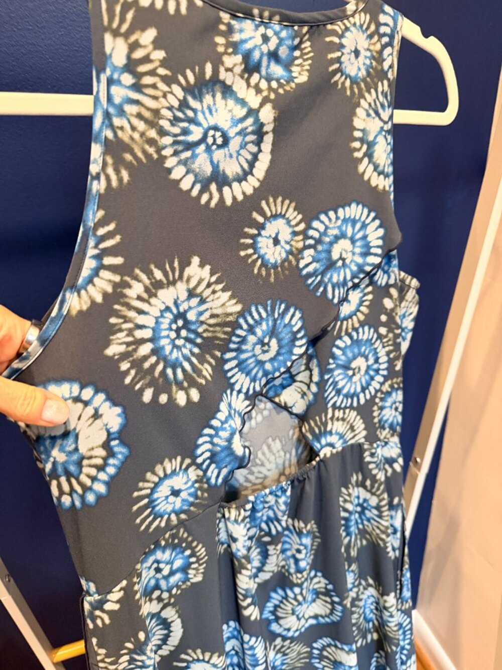 Toad and Company Travel dress with secret pocket in size large - Picture 7 of 7